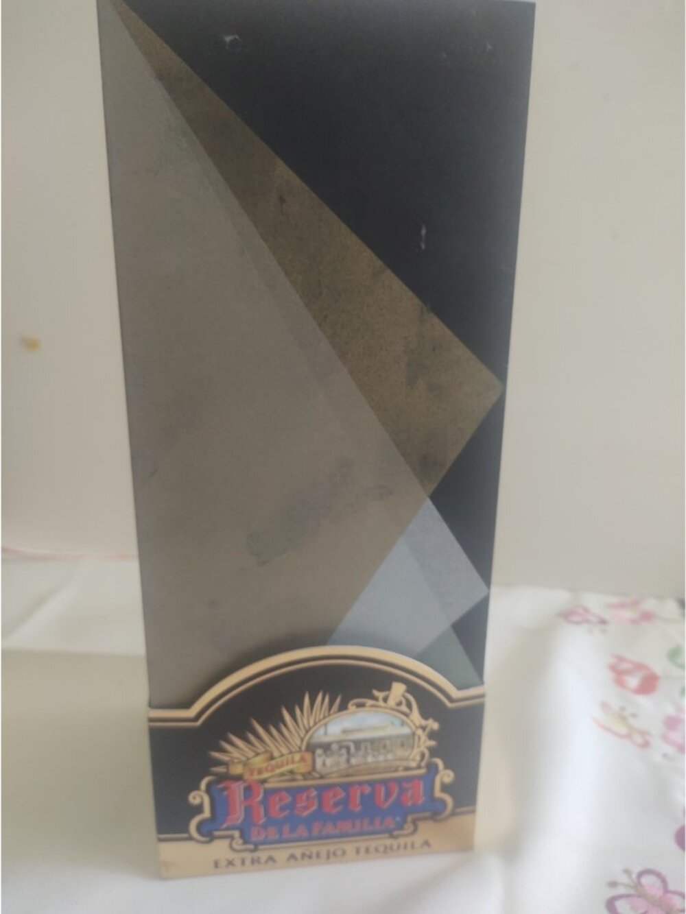 2020 Jose Cuervo Reserva De La Familia box by Gonzalo Lebrija with pamphlet